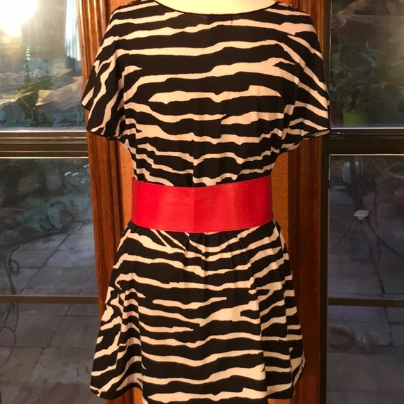 TWO 2 BELTS - Picture 5 of 6